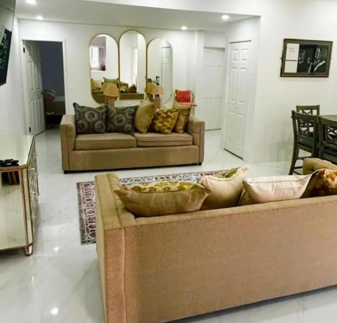 Apartmán Luxury New Kingston 3 Bed 2 Bath