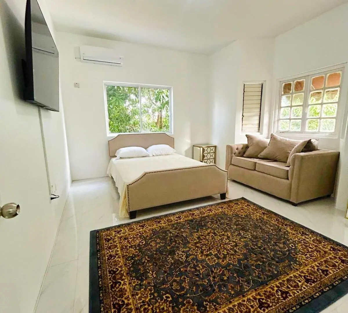 Apartmán Luxury New Kingston 3 Bed 2 Bath