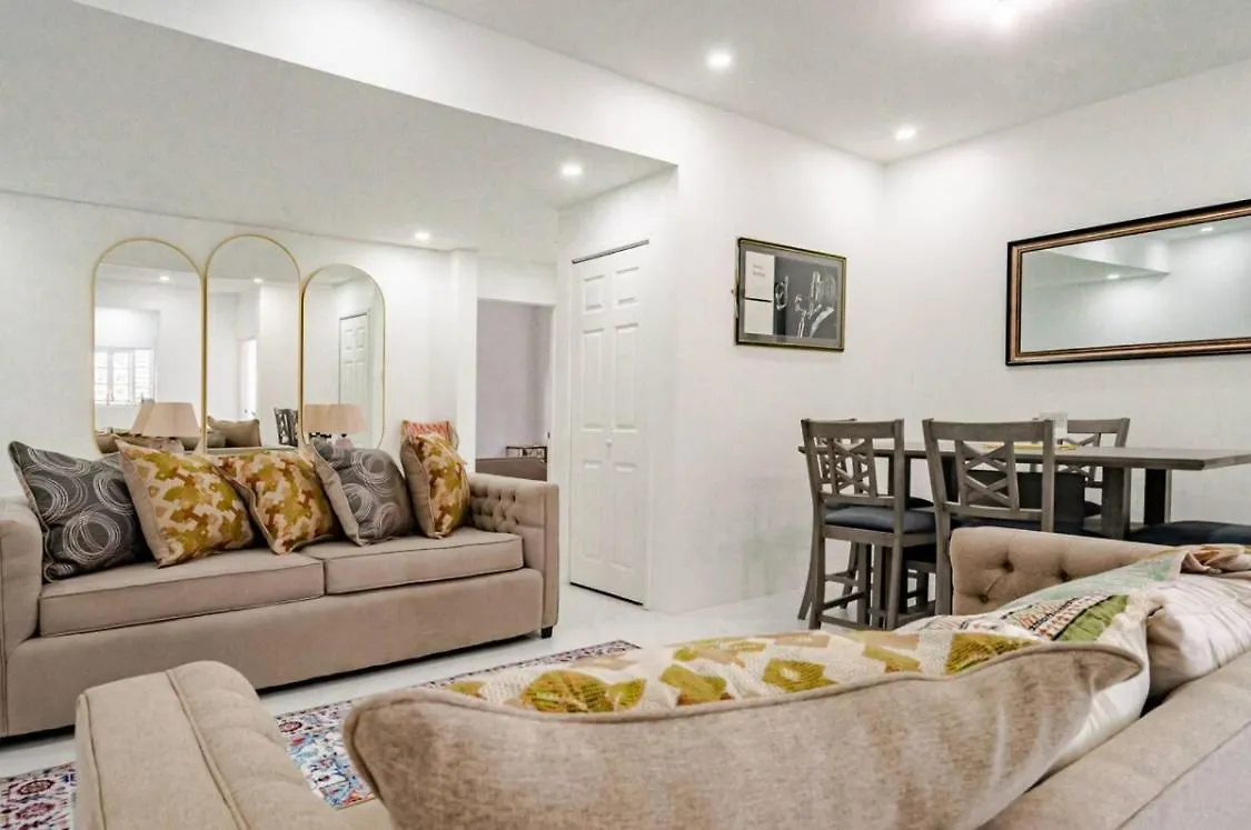Apartmán Luxury New Kingston 3 Bed 2 Bath