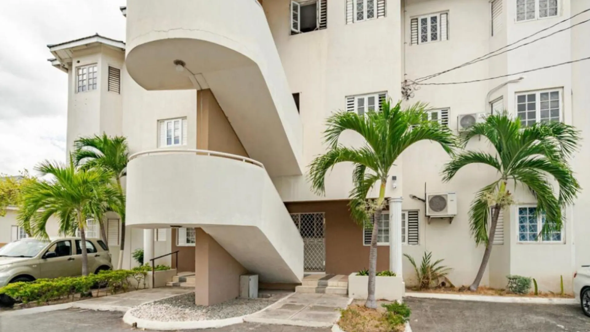 Apartmán Luxury New Kingston 3 Bed 2 Bath