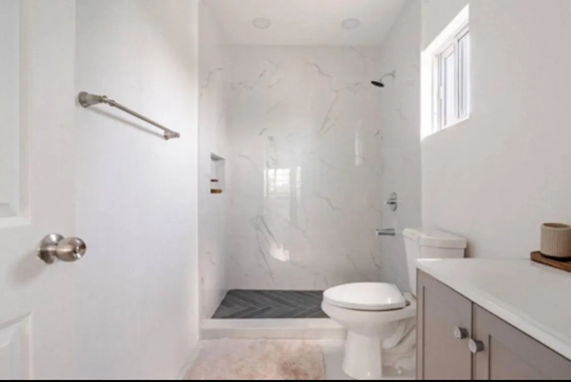 Apartment Ferienwohnung Luxury New Kingston 3 Bed 2 Bath