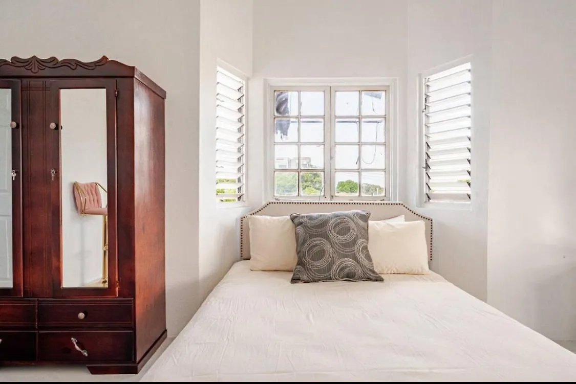 Ferienwohnung Luxury New Kingston 3 Bed 2 Bath Jamaika